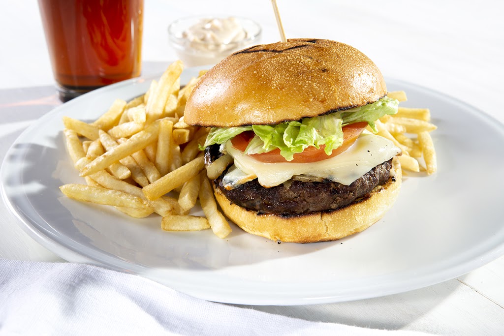 Barbies Resto Bar Grill | 155 Route du Président-Kennedy, Lévis, QC G6V 6E2, Canada | Phone: (418) 903-8088
