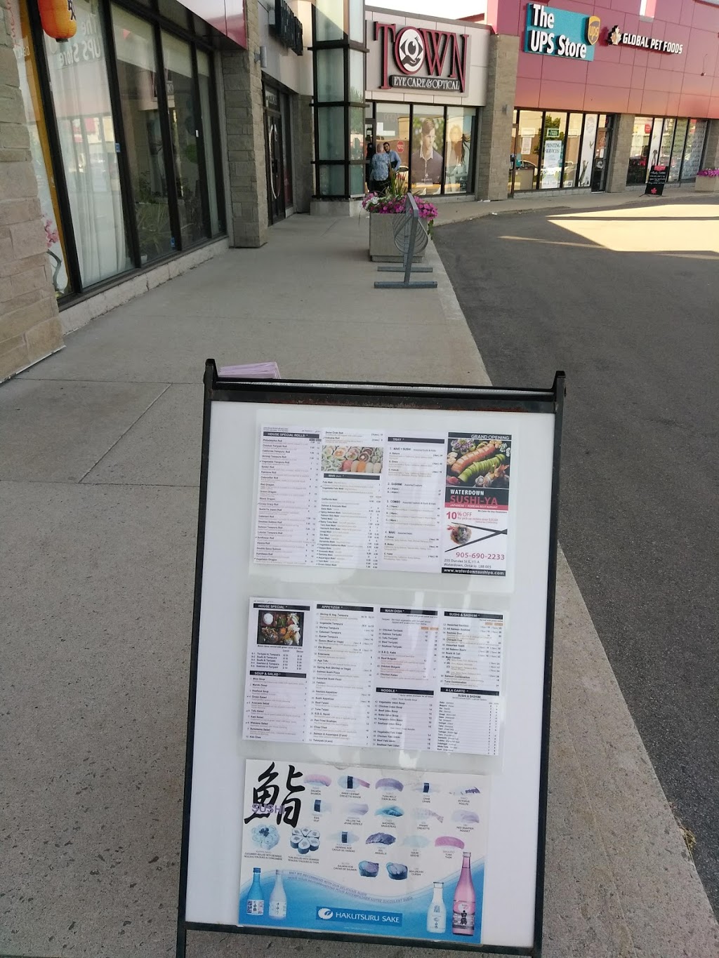 Waterdown Shopping Centre | 255 Dundas St E, Waterdown, ON L0R 2H6, Canada