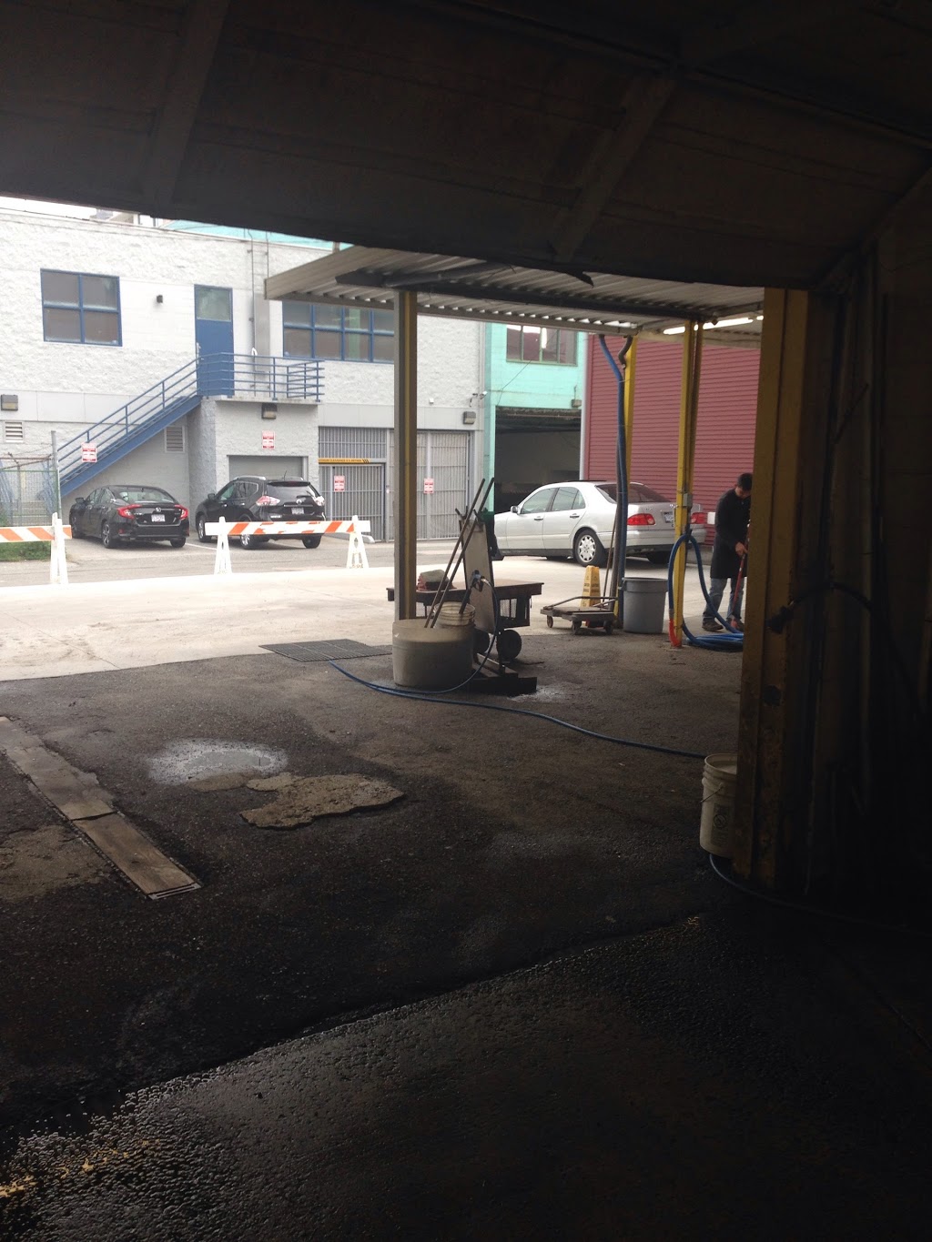 Century Car Wash | 33 E 2nd Ave, Vancouver, BC V5T 1B3, Canada | Phone: (604) 875-6656