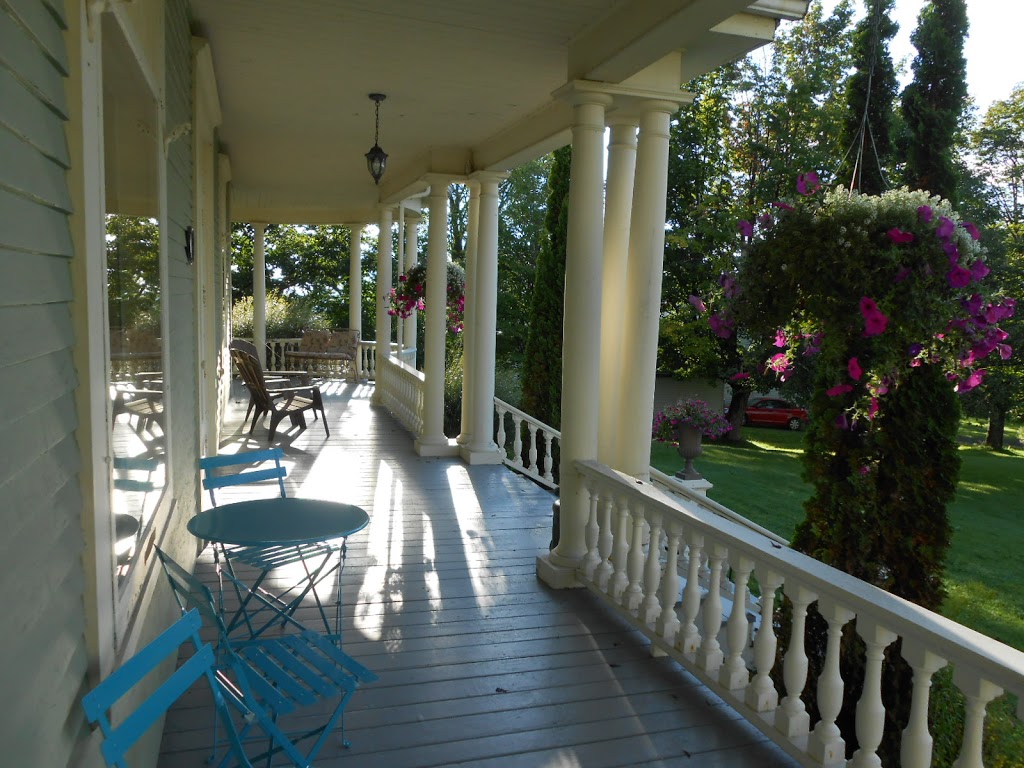 Le 7e Ciel, Gîte et Café | 133 Rue Principale, Saint-Malo, QC J0B 2Y0, Canada | Phone: (819) 515-8550