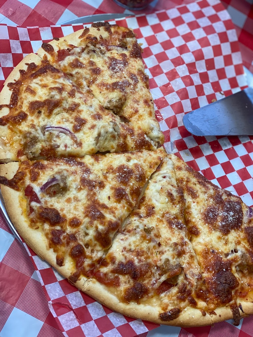 Windy City Pizza Okotoks | 105 Southbank Blvd #359, Okotoks, AB T1S 0G1, Canada | Phone: (403) 938-3996