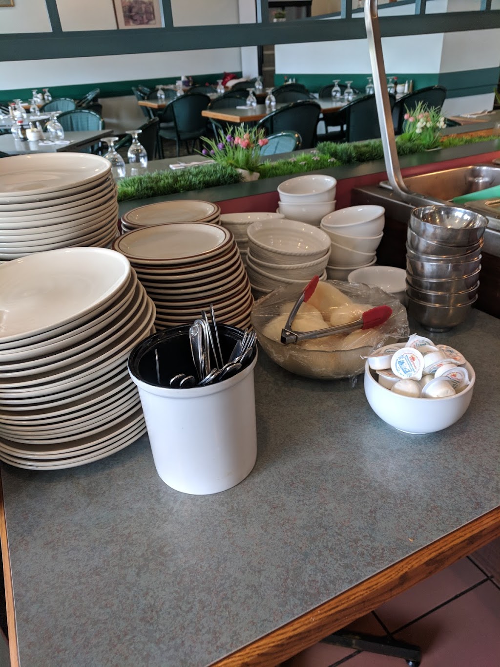 Diamond Valley Restaurant Ltd | 202 Centre Ave W, Black Diamond, AB T0L 0H0, Canada | Phone: (403) 933-3122