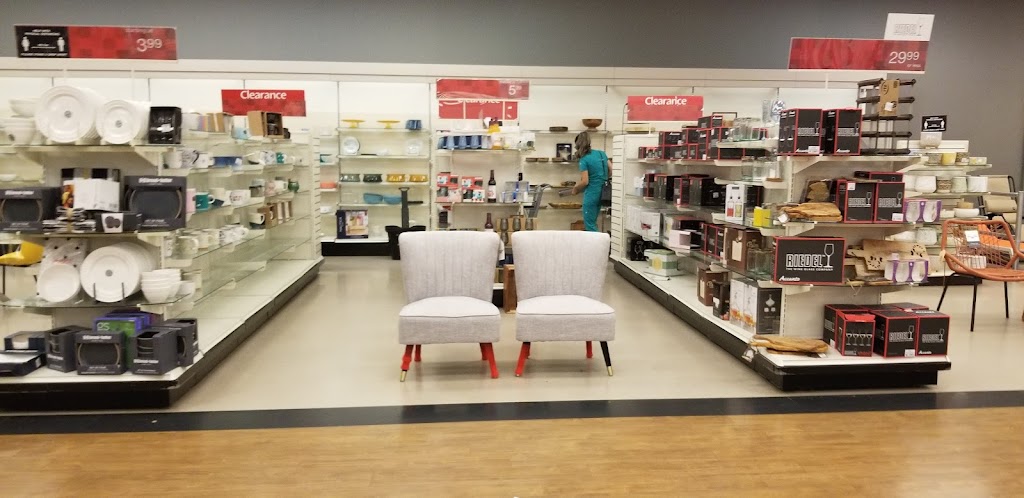 Winners & HomeSense | 12101 72 Ave, Surrey, BC V3W 2M1, Canada | Phone: (604) 501-0153