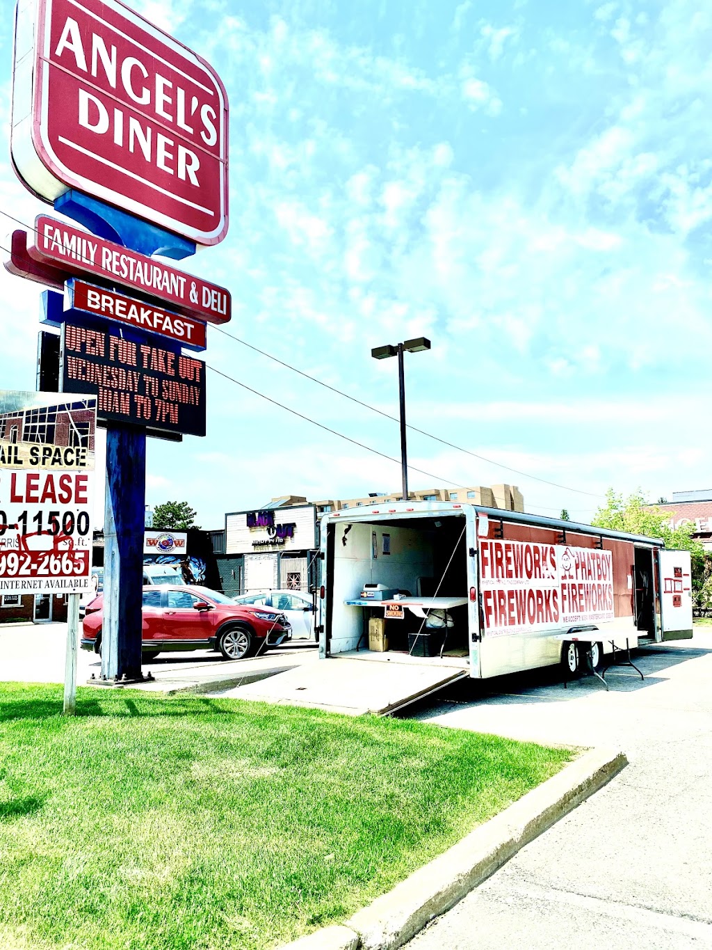 Phatboy Fireworks | 33 Broadway, Orangeville, ON L9W 1J4, Canada | Phone: (800) 438-2614