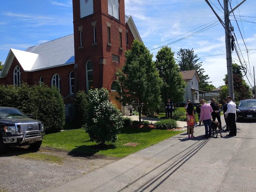 Ottawa Wedding Chapel | 3249 Yorks Corners Rd, Kenmore, ON K0A 2G0, Canada | Phone: (800) 545-3681
