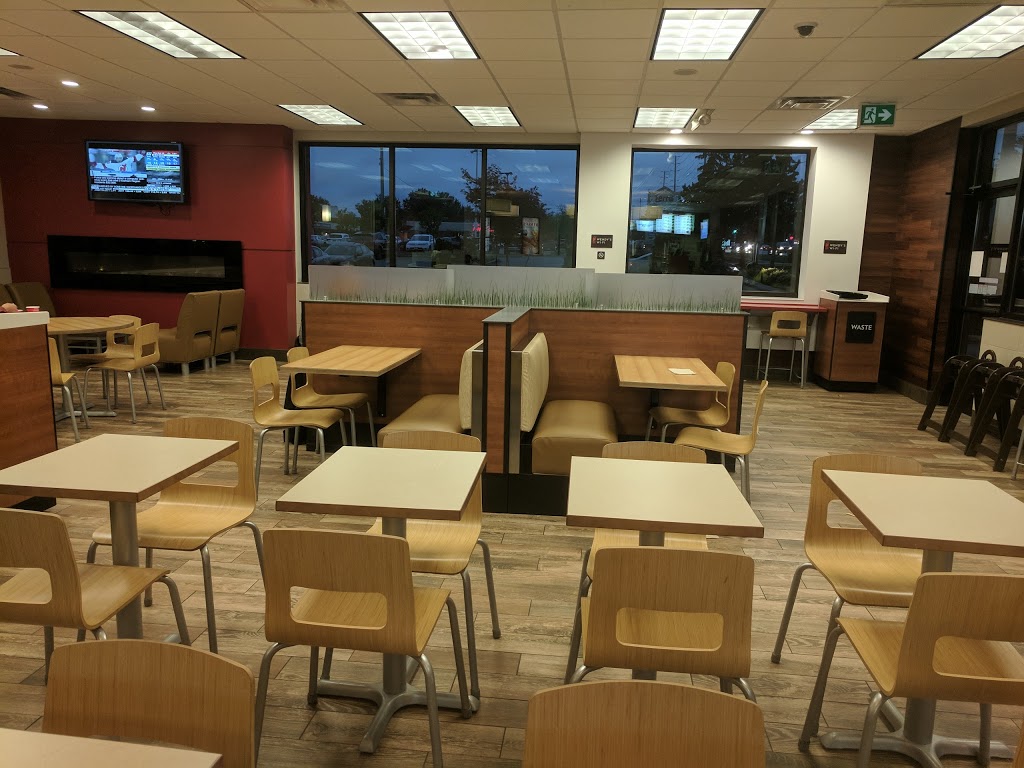 Wendys | 2400 Dundas St W, Mississauga, ON L5K 2R8, Canada | Phone: (905) 855-8953