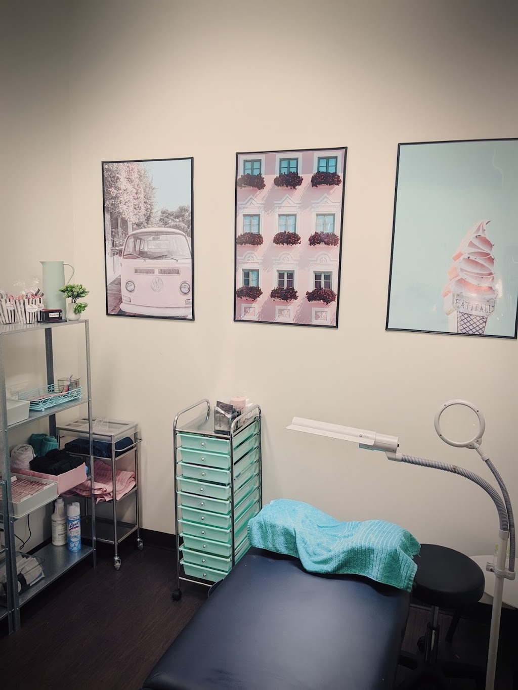 Lash & Sass | 5222 130 Ave SE, Calgary, AB T2Z 0G4, Canada | Phone: (403) 879-2993