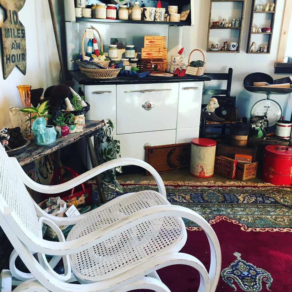 Brindle Boston Antiques & Giftware | 531 NS-325, Mahone Bay, NS B0J 2E0, Canada | Phone: (902) 527-7426
