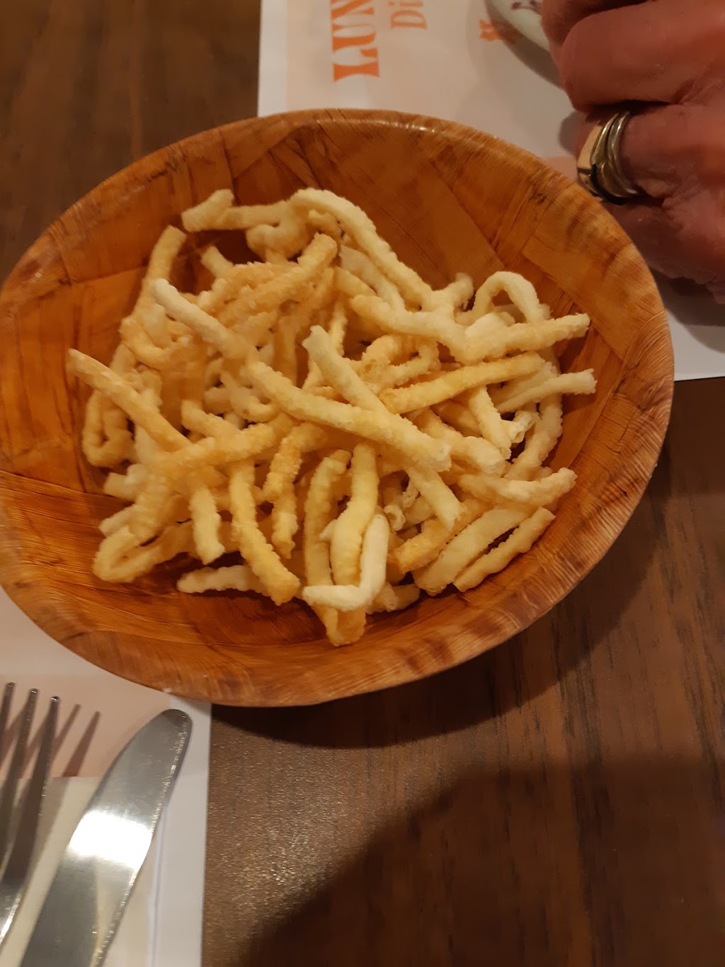 Lung Fong Restaurant | 555 Thorold Rd, Welland, ON L3C 3W9, Canada | Phone: (905) 735-8980