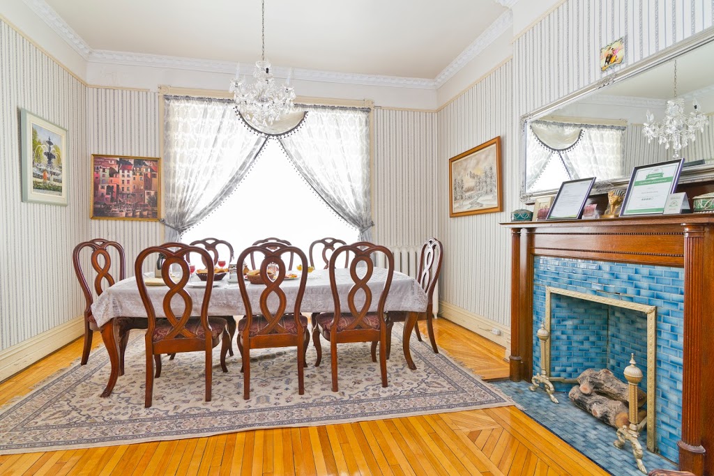 B&B Saint Louis | 82 Rue Saint Louis, Québec, QC G1R 3Z5, Canada | Phone: (418) 694-1101