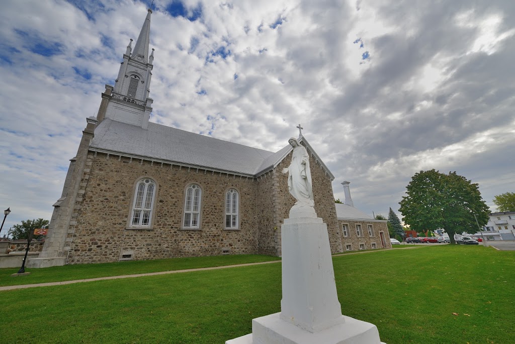Église Sainte-Trinité | 4949 QC-132, Contrecoeur, QC J0L 1C0, Canada | Phone: (450) 587-2420