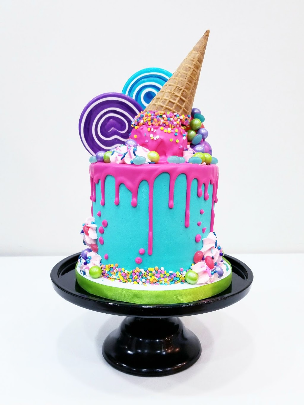 Cocabella Cake Studio | 2151 Kingsway Dr, Kitchener, ON N2C 1A1, Canada | Phone: (226) 399-0161
