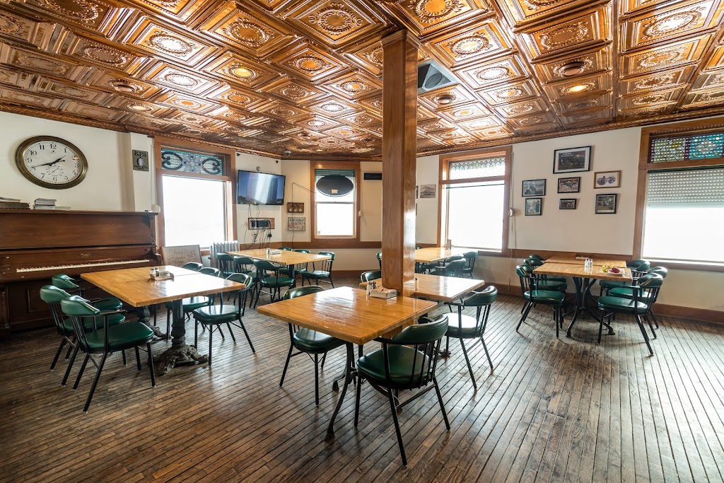 Halkirk Hotel, Bar & Restaurant | Railway Ave, Halkirk, AB T0C 1M0, Canada | Phone: (403) 884-2044