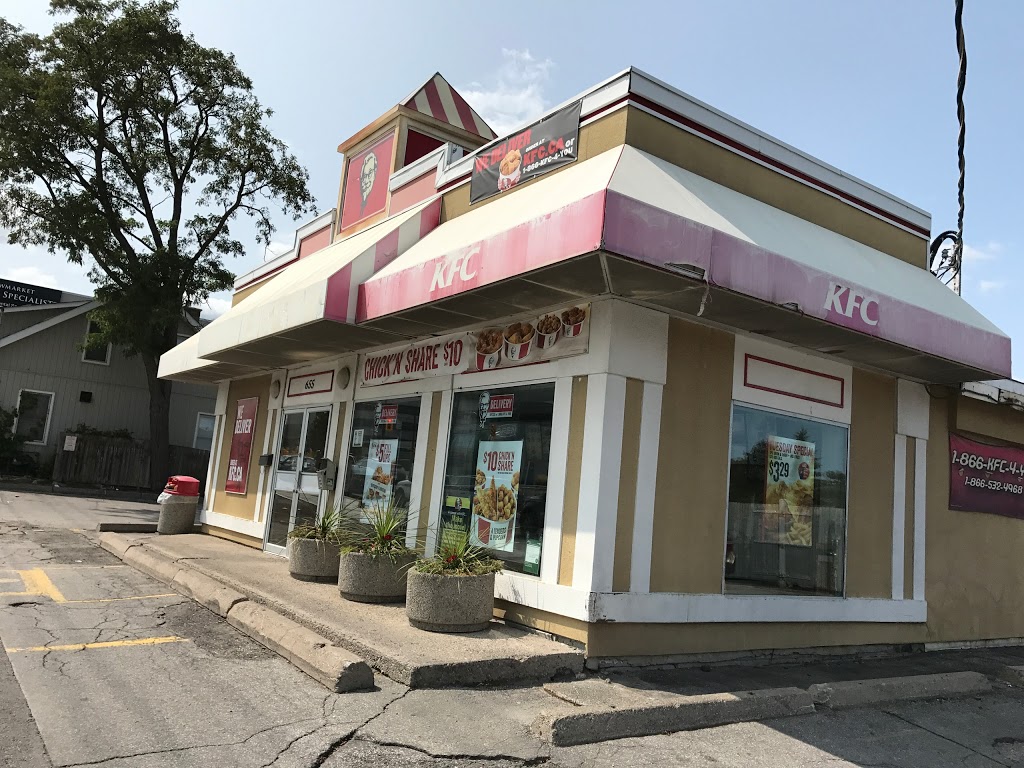 KFC | 655 Davis Dr, Newmarket, ON L3Y 2R2, Canada | Phone: (905) 895-3372
