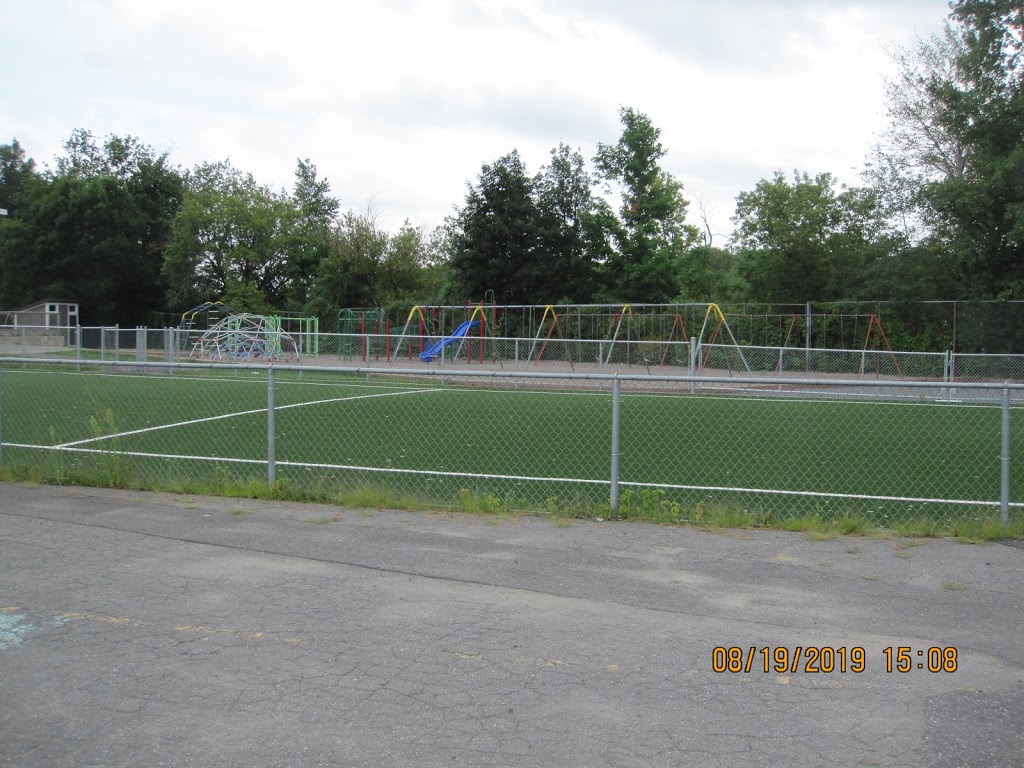 École Saint-Gabriel-Lalemant | 5 Rue Habel, Victoriaville, QC G6P 5C5, Canada | Phone: (819) 752-6346