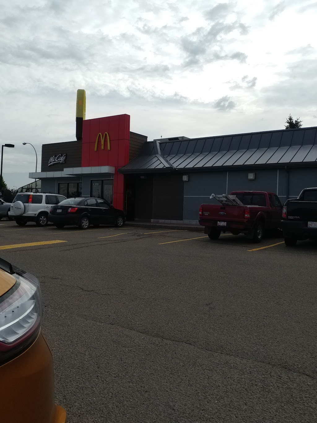McDonalds | 1 Kaska Rd, Sherwood Park, AB T8A 4E7, Canada | Phone: (780) 449-6221