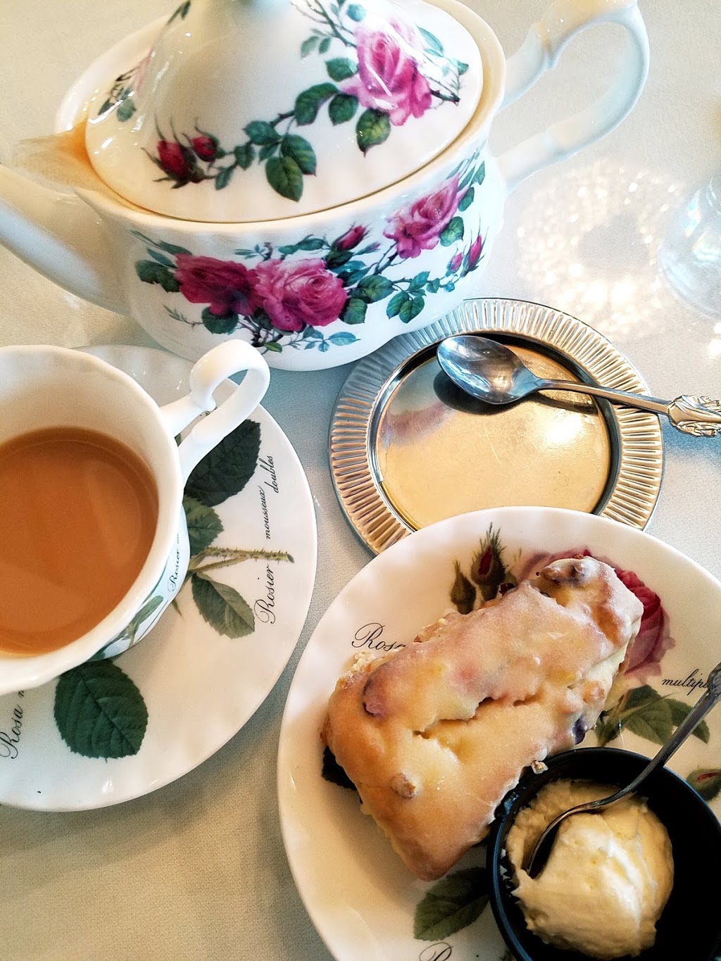 White Linen Tea House | 6610 Shawnee Rd, North Tonawanda, NY 14120, USA | Phone: (716) 731-1685