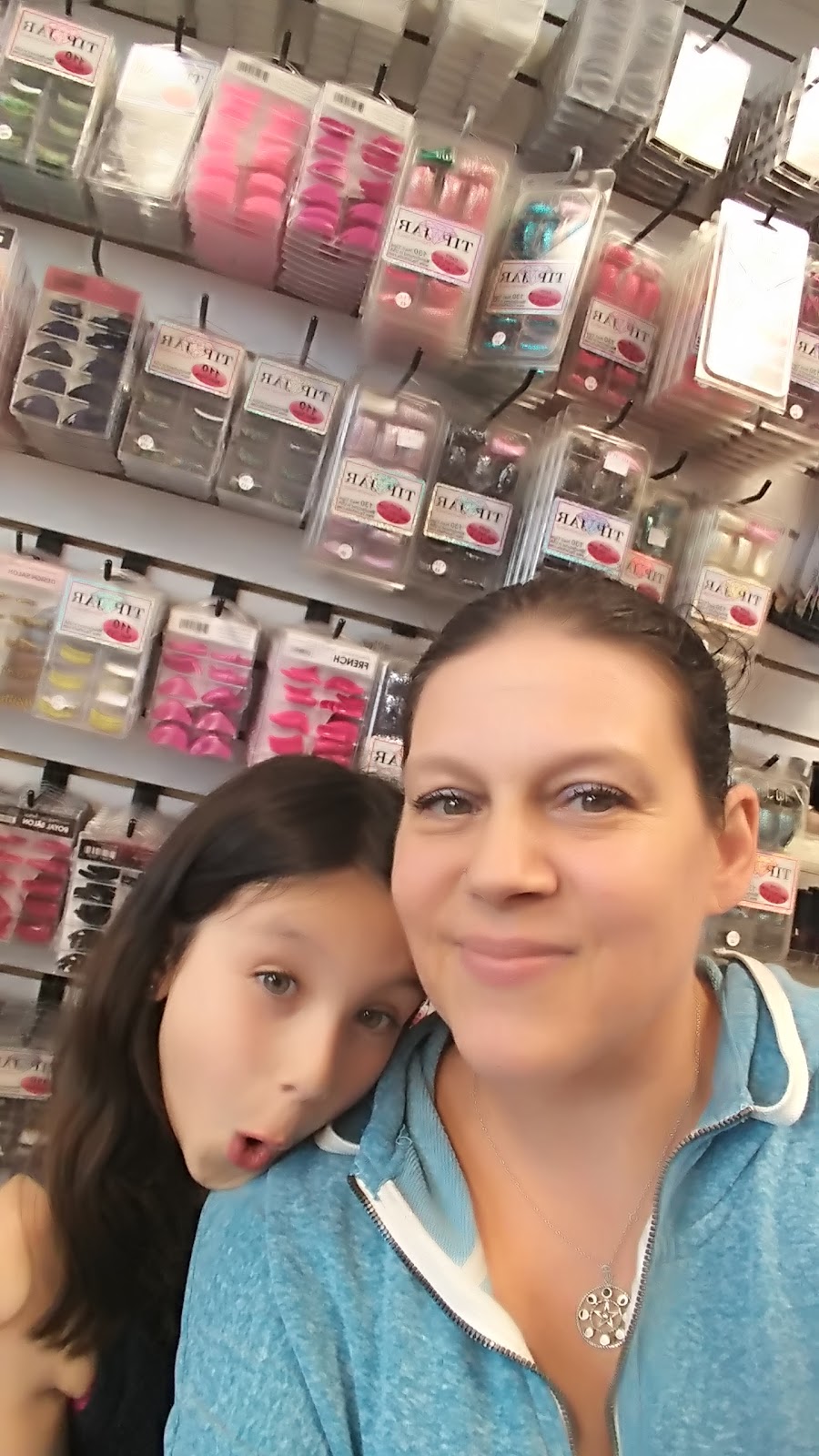 Emporium de Beaute Inc - Distribution Produits en Pose dongles  | 5454 Montée Saint-Hubert, Saint-Hubert, QC J3Y 1V9, Canada | Phone: (450) 999-2890