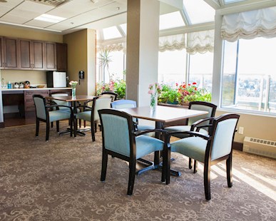 The Edinburgh | 10 Vaughan St, Ottawa, ON K1M 2H6, Canada | Phone: (613) 747-2233