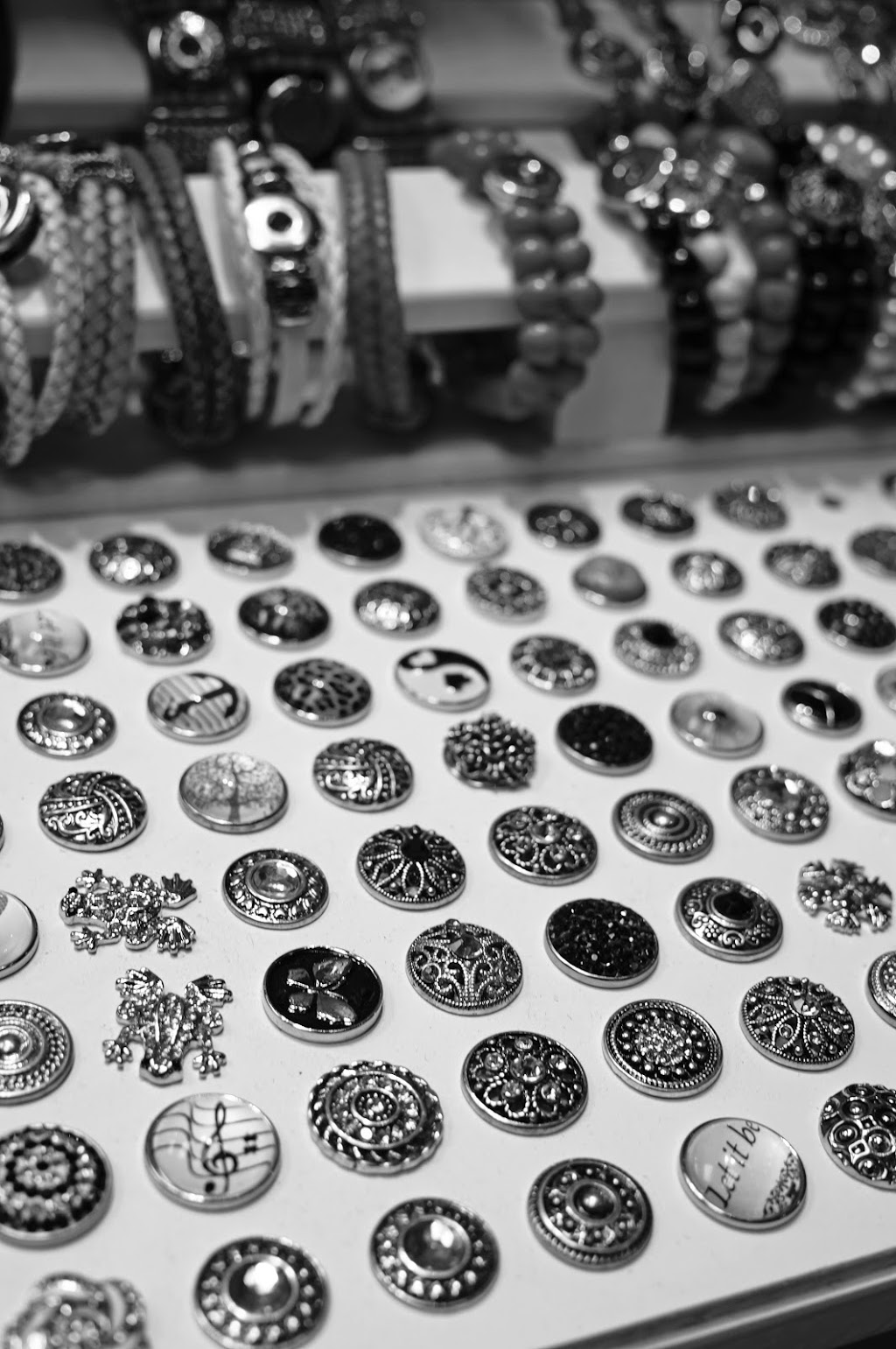 Maizie T Accessories | 1951 Glen Dr, Vancouver, BC V6A 4J6, Canada | Phone: (604) 908-3675