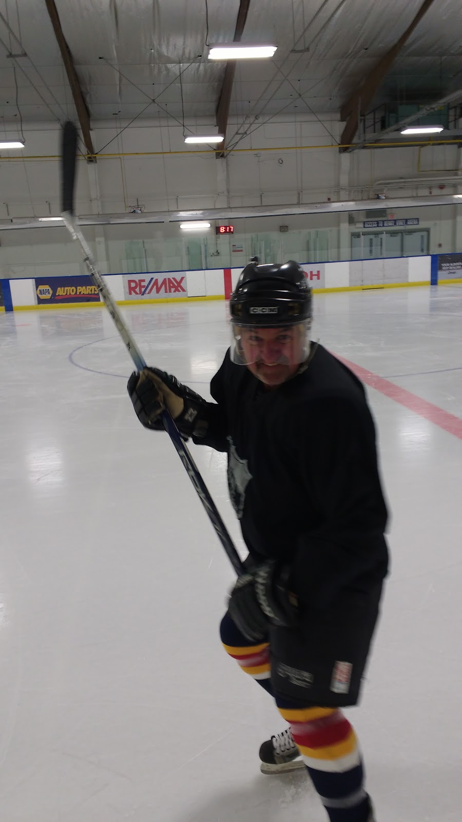 Stew Hendry / Henry Viney Arena | 814 13 Ave NE, Calgary, AB T2E 8A1, Canada | Phone: (403) 268-2489