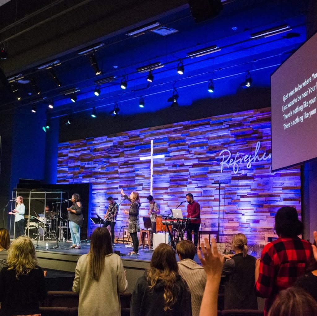 Lakemount Worship Centre | 54 N Service Rd, Grimsby, ON L3M 1Y8, Canada | Phone: (905) 945-8888