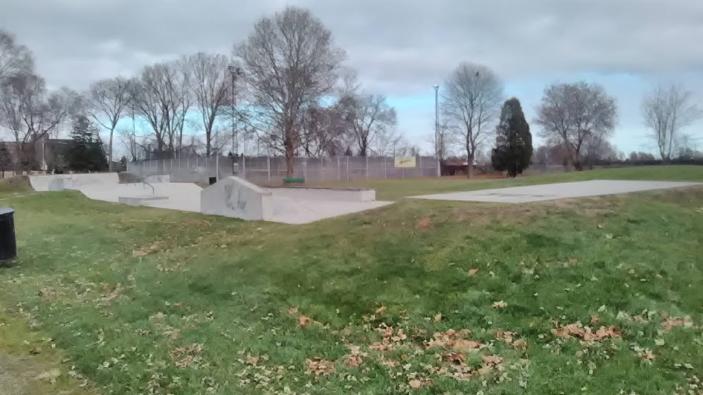 Glen Mickle Park | 1C2, 6 Henry St, Wallaceburg, ON N8A, Canada