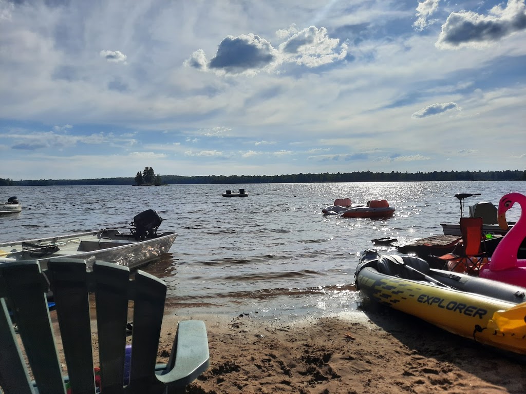 The Lighthouse Cottages and Camping | 532 E Bear Lake Rd, Sprucedale, ON P0A 1Y0, Canada | Phone: (705) 685-1176
