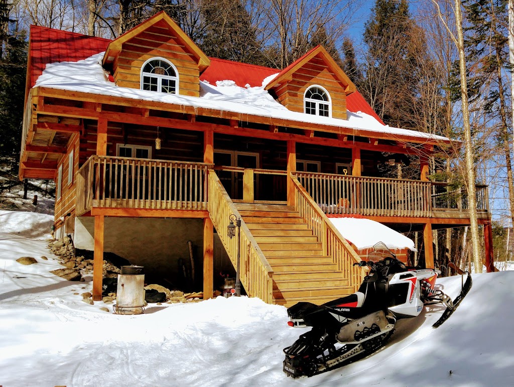Big Woody Cabin | 1116 Hummingbird Rd, Eagle Lake, ON K0M 1M0, Canada | Phone: (705) 754-2043