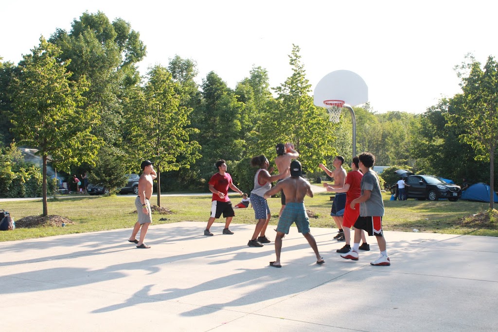 White Sands Campground | 1425 Sauble Falls Pkwy, South Bruce Peninsula, ON N0H 2T0, Canada | Phone: (519) 534-2781