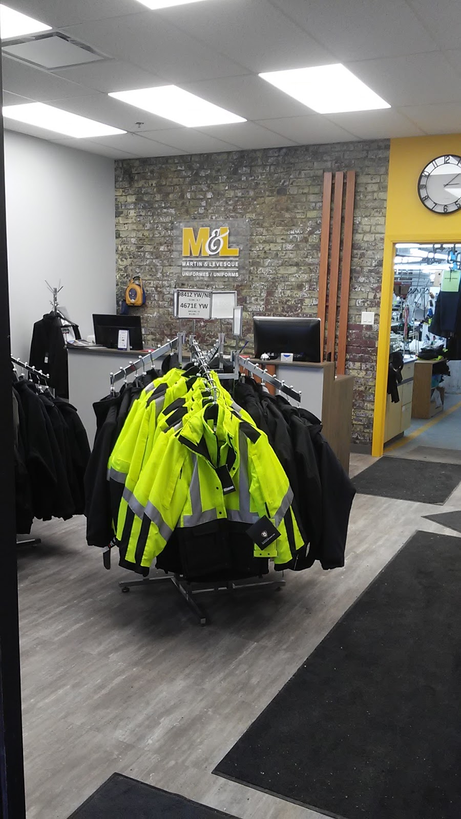 Uniforme Martin & Levesque Inc | 420 3e Av, Saint-Romuald, QC G6W 5M6, Canada | Phone: (418) 839-9999