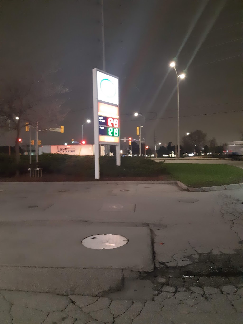 ESSO CIRCLE K | 6415 Dixie Rd, Mississauga, ON L5T 1A4, Canada | Phone: (905) 565-8357