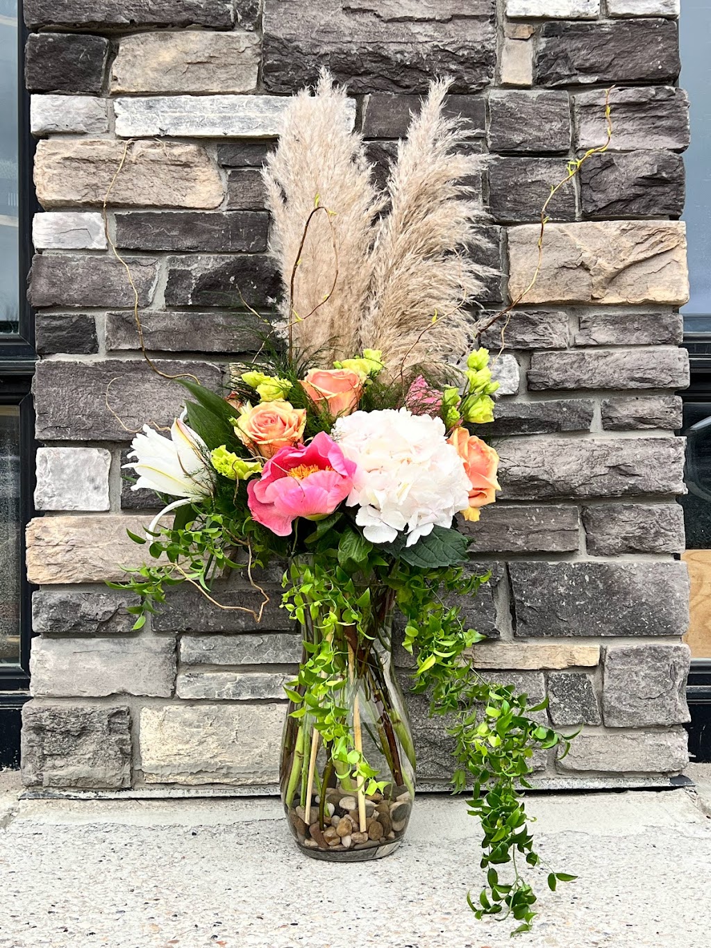 3Bs Flowers | 4807 44 Ave #106, Stony Plain, AB T7Z 1V5, Canada | Phone: (780) 968-6938