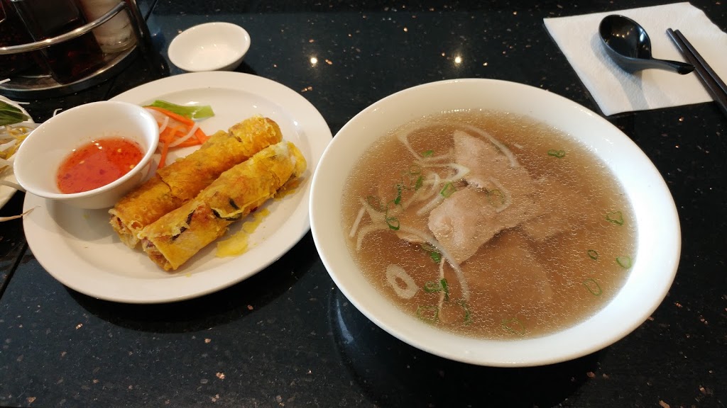 Pho Bistro Ltd. | 100 Steeles Ave W, Thornhill, ON L4J 7Y1, Canada | Phone: (905) 886-8879