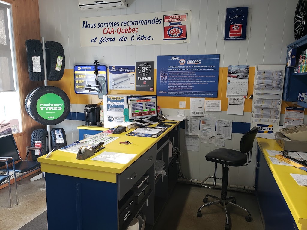 VitrXpert vitres dautos | Département VitrXpert, 501 Boulevard Lanaudière, Sainte-Anne-de-la-Pérade, QC G0X 2J0, Canada | Phone: (418) 325-2933