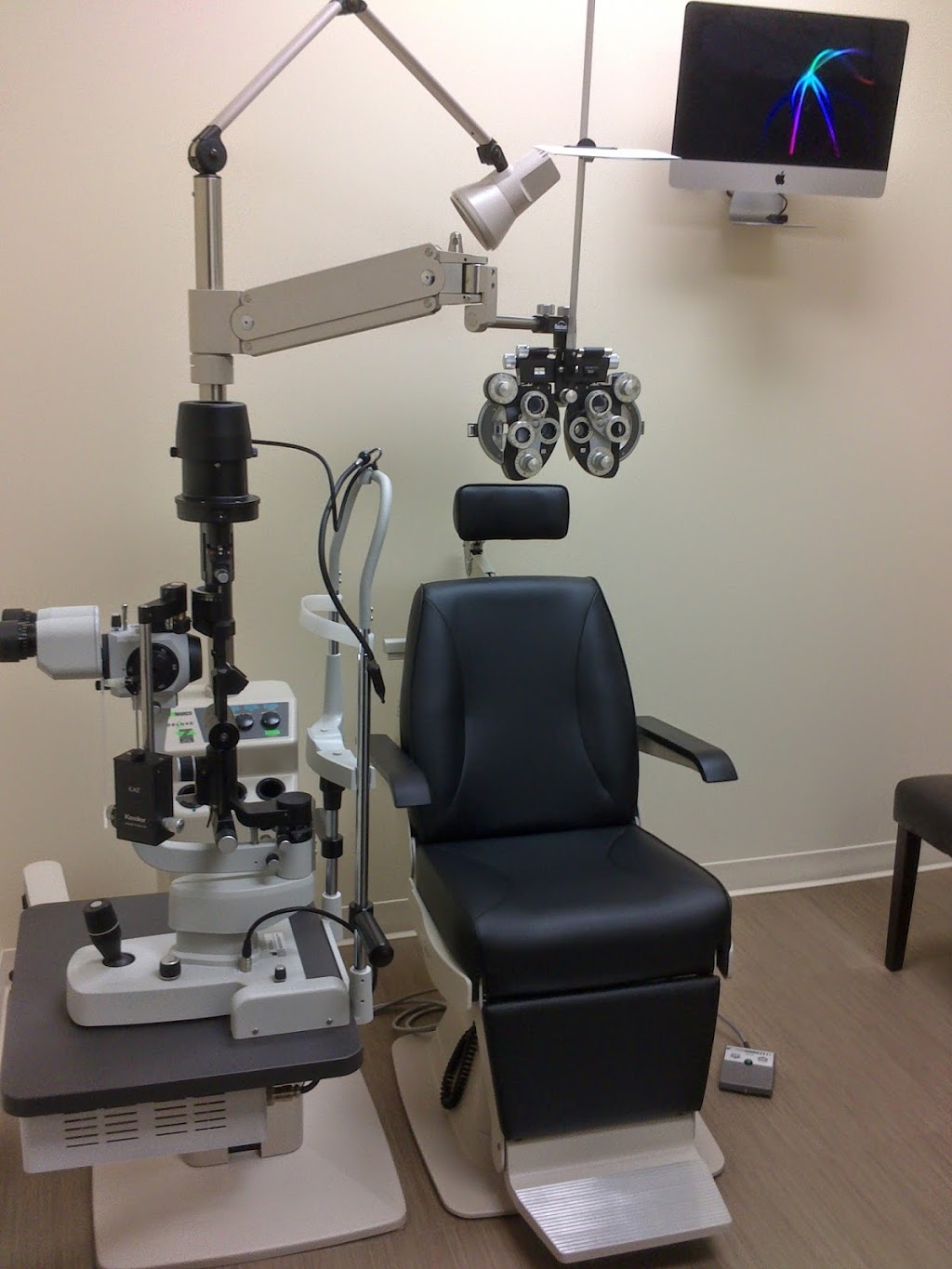Dr. Yee and Associates, Optometrist | 1499 Gordon St #2, Guelph, ON N1L 1C9, Canada | Phone: (519) 265-8511