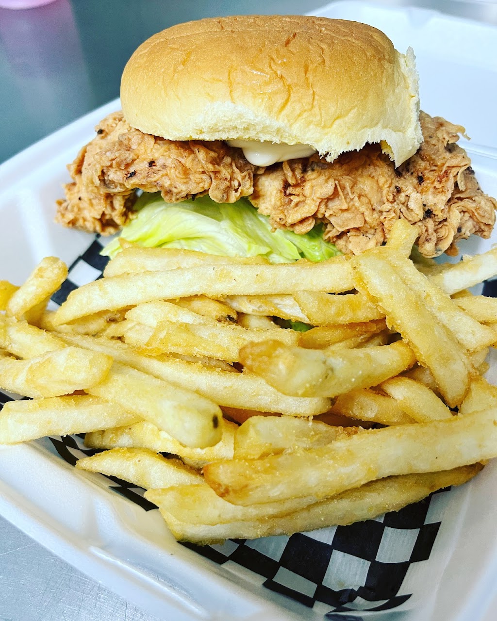 The Twisted Chicken | 425 James St, Delhi, ON N4B 2B9, Canada | Phone: (226) 549-2022