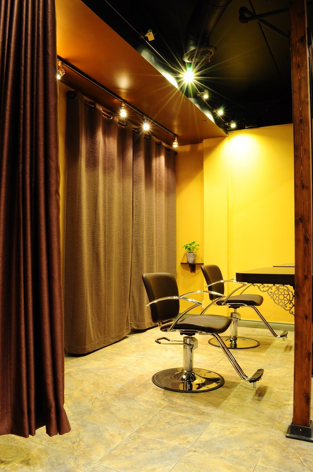 Hair Museum | 9011 Leslie St Unit 208, Richmond Hill, ON L4B 3B6, Canada | Phone: (905) 597-9377