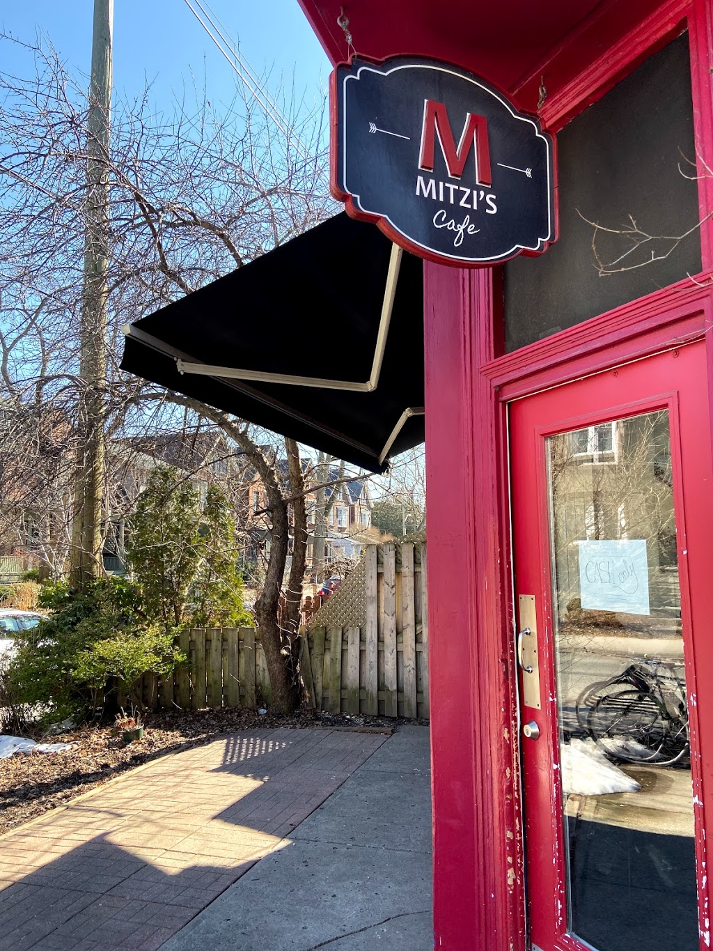 Mitzis Cafe | 100 Sorauren Ave, Toronto, ON M6R 2C9, Canada | Phone: (416) 588-1234
