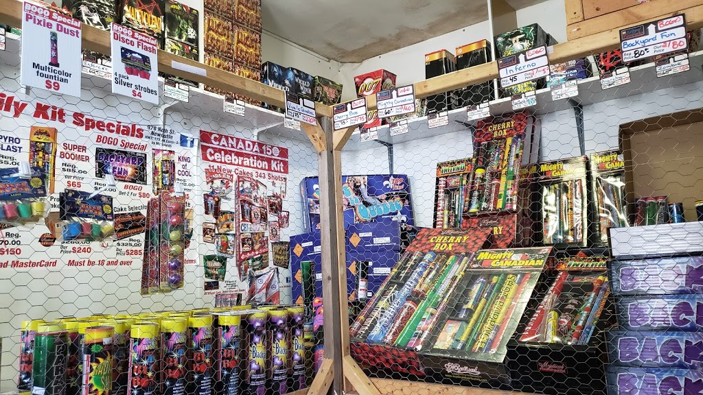 Royal Fireworks Newcastle | 978 Regional Rd 17, Newcastle, ON L1B 0T7, Canada | Phone: (905) 261-1097