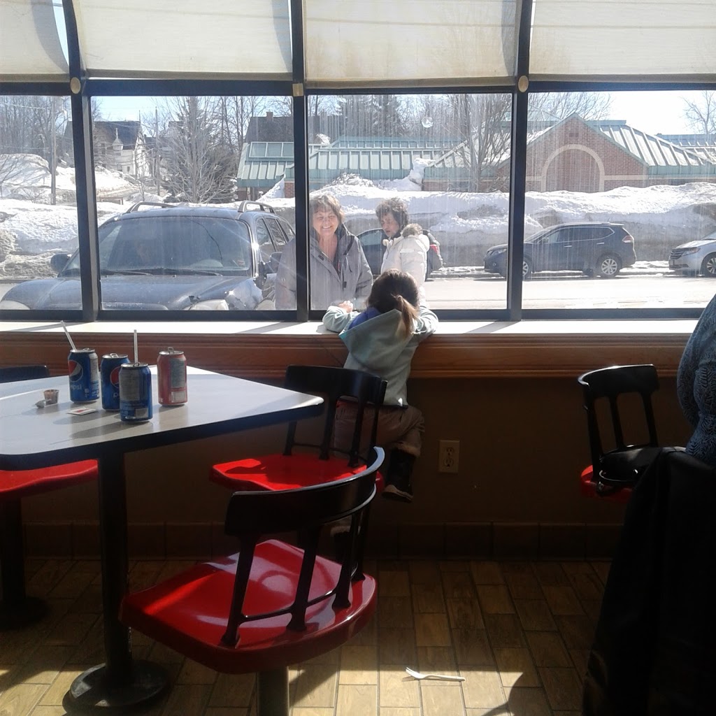 Dixie Lee Family Restaurant | 22 King St, Miramichi, NB E1N 1H9, Canada | Phone: (506) 773-6909