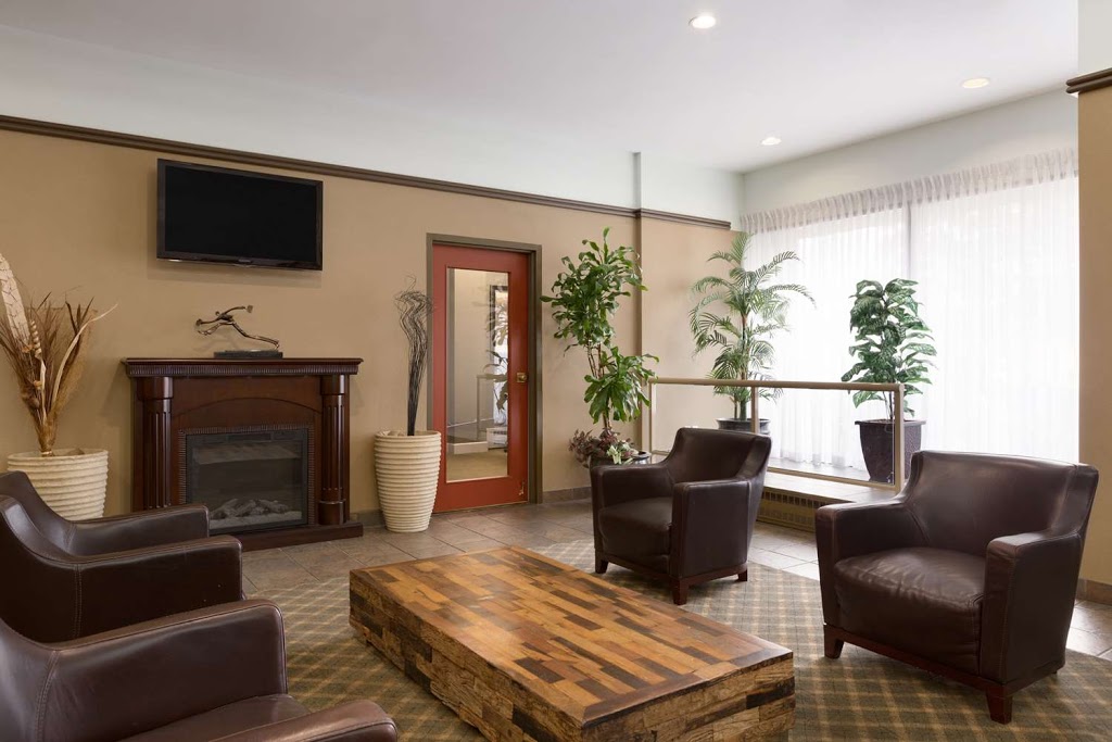 Travelodge Hotel by Wyndham Vancouver Airport | 3071 St Edwards Dr, Richmond, BC V6X 3K4, Canada | Phone: (604) 278-5155