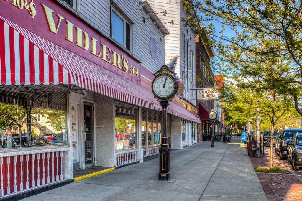 HUNT Real Estate ERA | 728 E Main St, East Aurora, NY 14052, USA | Phone: (716) 652-1234