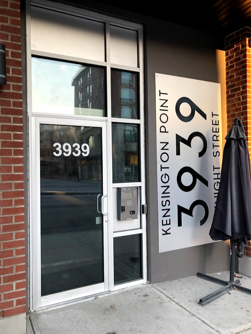 Kensington Point | 3939 Knight St, Vancouver, BC V5N 3L8, Canada | Phone: (604) 306-6364