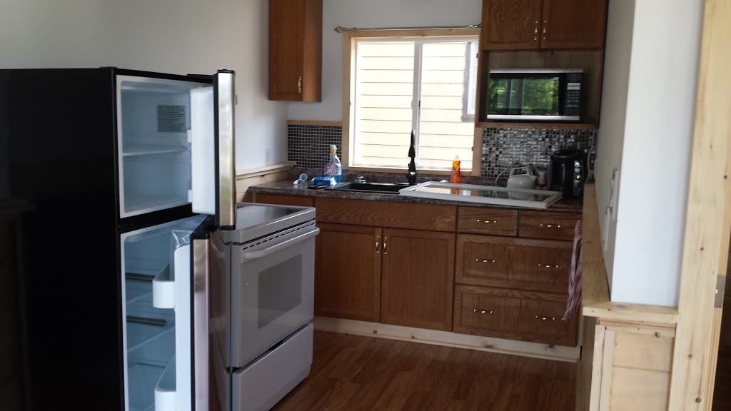 Stoneburg Cove Cottages | 59 Carter Rd, Carrying Place, ON K0K 1L0, Canada | Phone: (613) 475-0765