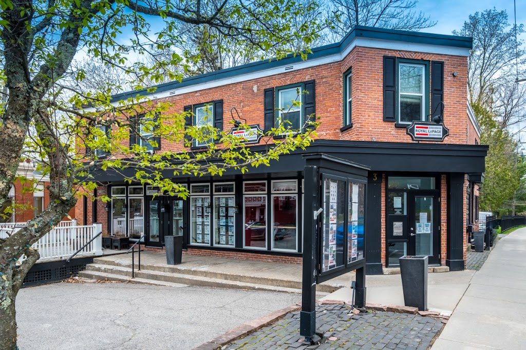 Équipe Massé Courtiers Immobiliers à Lac-Brome - Royal Lepage | 3 Rue Victoria, Knowlton, QC J0E 1V0, Canada | Phone: (450) 266-7711