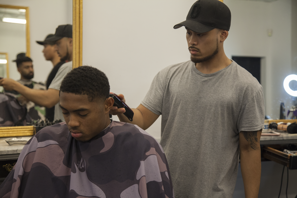 Throne Barbershop | 399 Yonge Street Located on the 2nd level, along, Gerrard St E, Toronto, ON M5B 1S9, Canada | Phone: (647) 748-4425