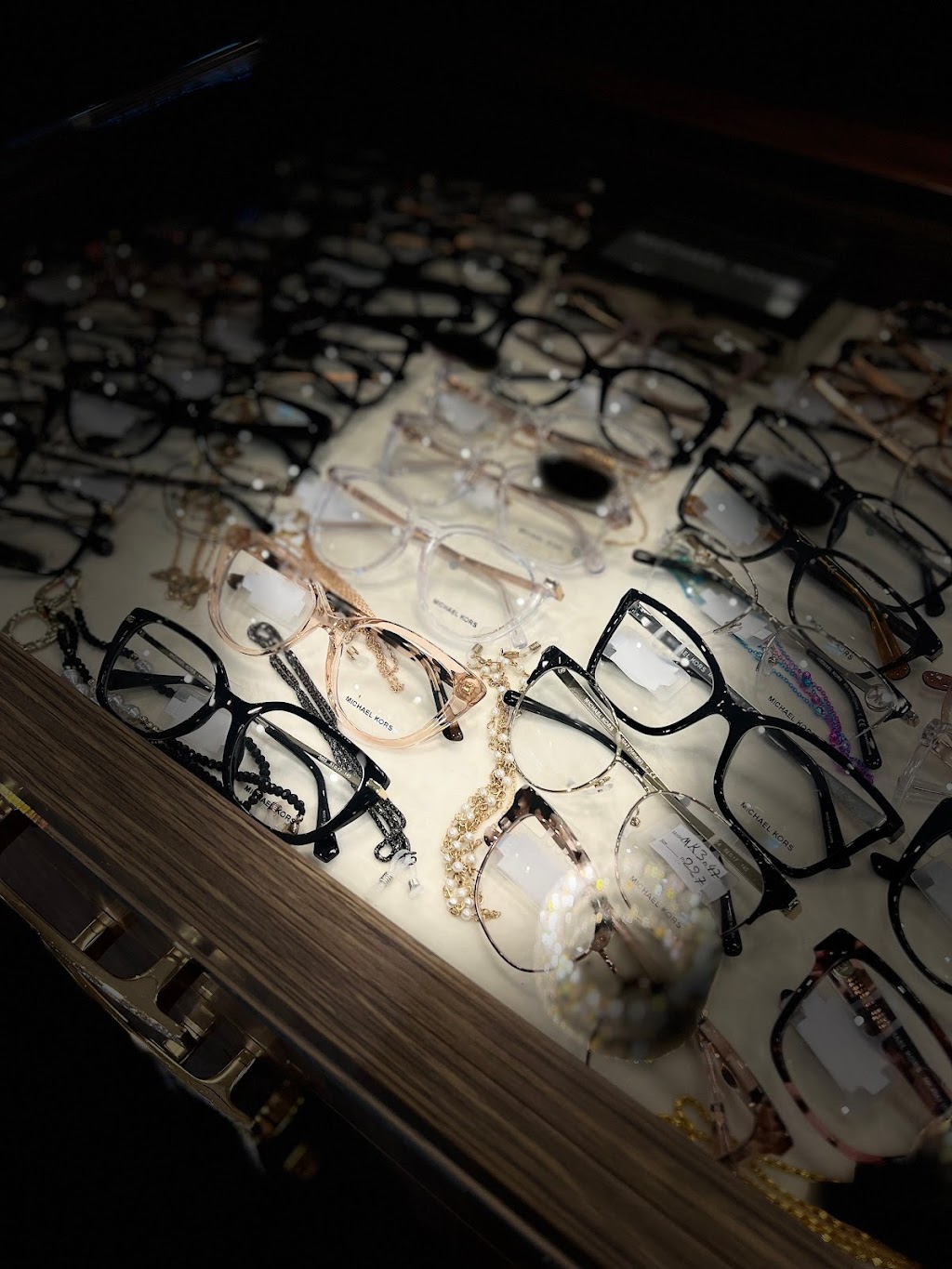 EyeSun Optical Eye Clinic | 6015 Yonge St Unit A, North York, ON M2M 3W2, Canada | Phone: (416) 901-2007
