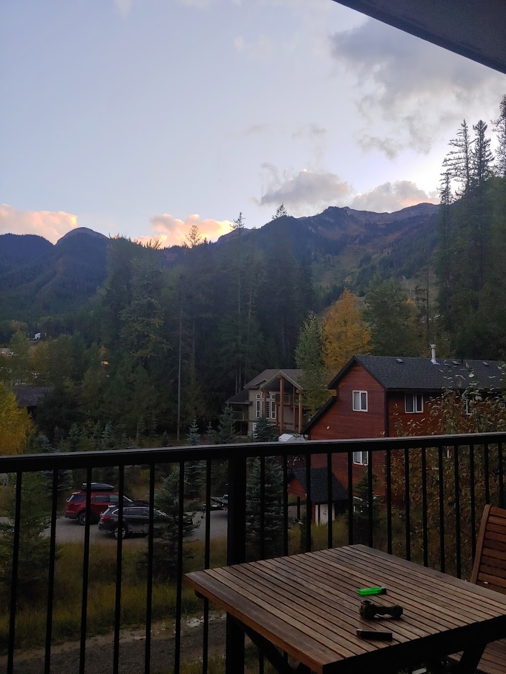 Cedar Ridge Estates by Fernie Lodging Co | 5388 Highline Dr, Fernie, BC V0B 1M6, Canada | Phone: (800) 667-9911