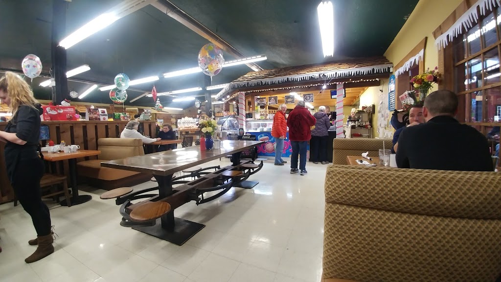 Courtenay Country Market | 5352 N Island Hwy, Courtenay, BC V9J 1M3, Canada | Phone: (250) 871-6327